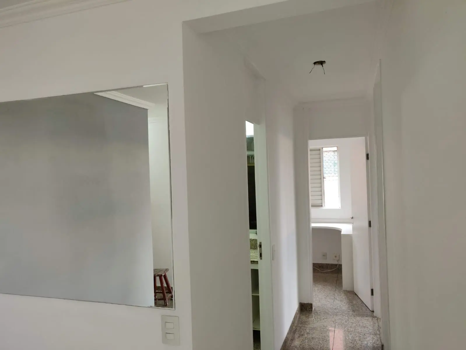 Serviços 2 Aplicação de gesso e pintura de parede. Serviço realizado no bairro Aricanduva, zona leste de São Paulo.